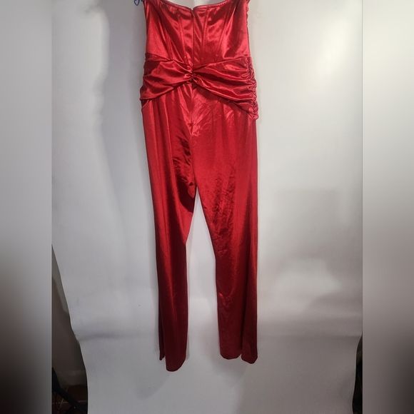 Elegant Cherley Red Strapless Satin Jumpsuit NWT. Size M. - Picture 6 of 9